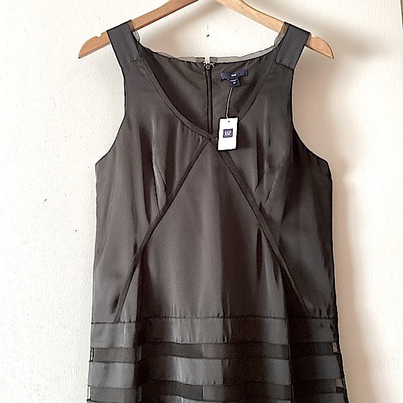 New Gap Little Black Satin Sleeveless Sheath Lace Trim Dress Size 10 - Picture 3 of 11